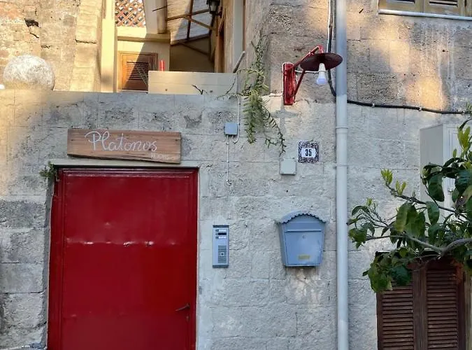 Platonos Old Town Rooms